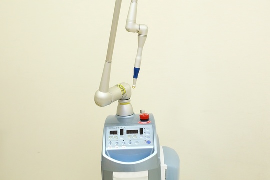 歯科用炭酸ガスレ-ザ-の臨床 技術編  第２版/口腔保健協会/松本光吉（歯学）（大型本） 歯科用炭酸ガスレ-ザ-の臨床 技術編 第2版/口腔保健協会/松本